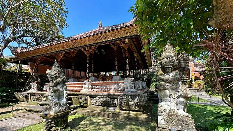 Puri Ubud – Warisan Kerajaan Bali di Jantung Ubud
