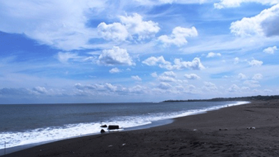 Pantai Siyut: Keindahan Pasir Hitam yang Tersembunyi