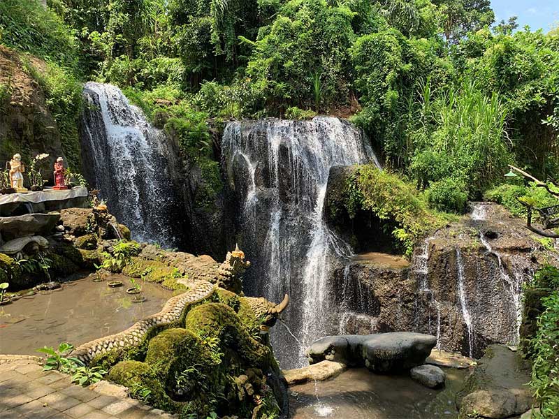 Taman Beji Griya Waterfall