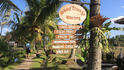 Sweet Orange Ubud, Warung Tersembunyi di Tengah Sawah