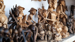 Daya Tarik Mas Woodcarving Village