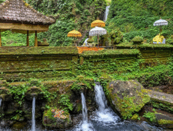 Pura Mengening Gianyar: Pemandian Suci Tenang di Bali