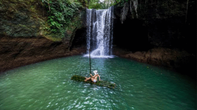 Air Terjun Suwat merupakan salah satu destinasi wisata alam tersembunyi di Kabupaten Gianyar, Bali.