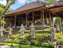 Puri Saren Agung: Pusat Sejarah dan Seni Budaya Ubud