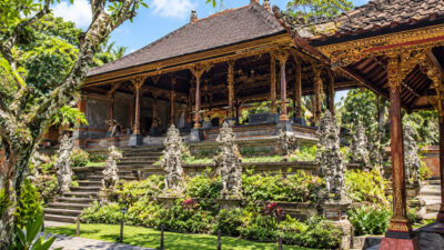 Puri Saren Agung